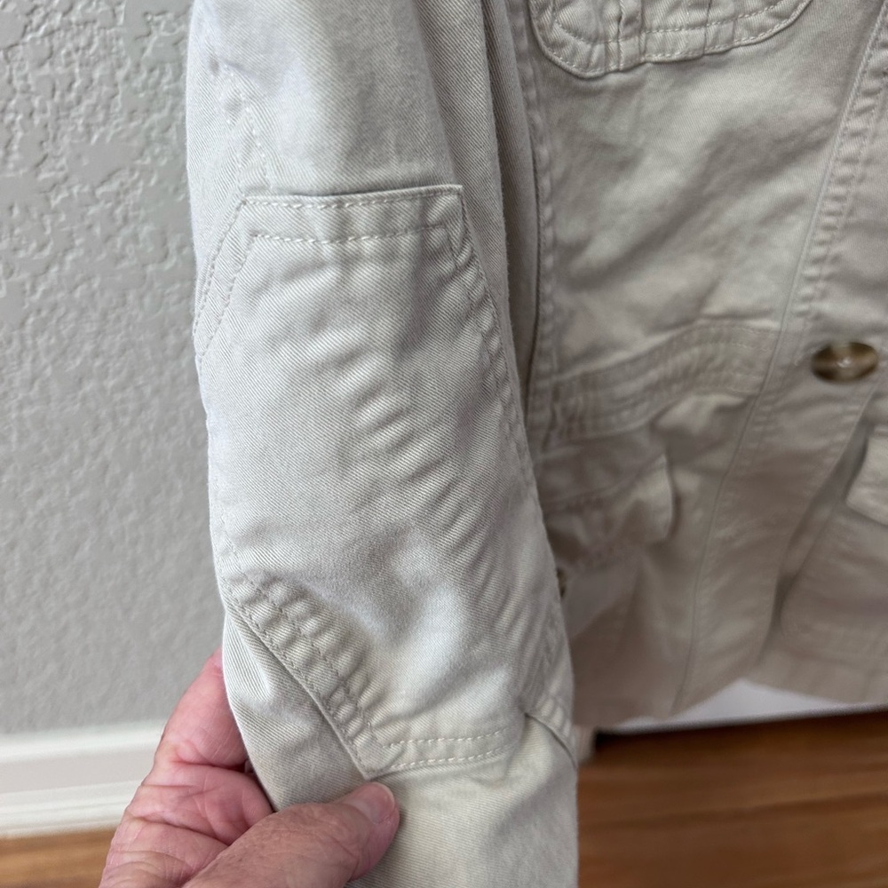 L.L.Bean tan cotton utility jacket. Preppy. Military inspired. EUC. Travel. Work - Picture 6 of 16